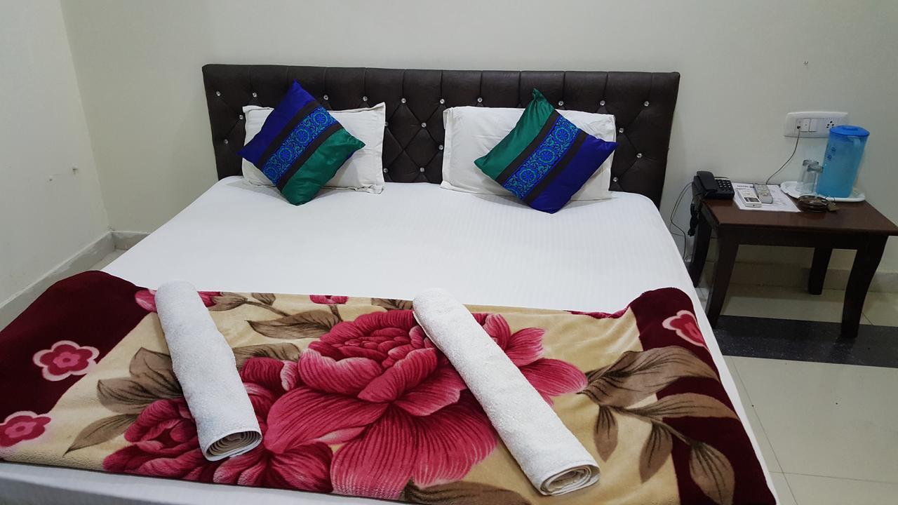 Hotel Ramneek Amritsar Eksteriør billede