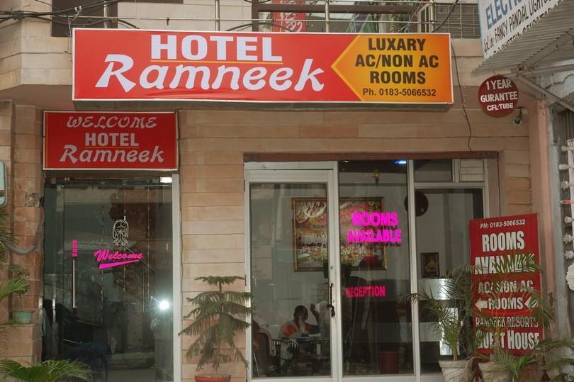 Hotel Ramneek Amritsar Eksteriør billede