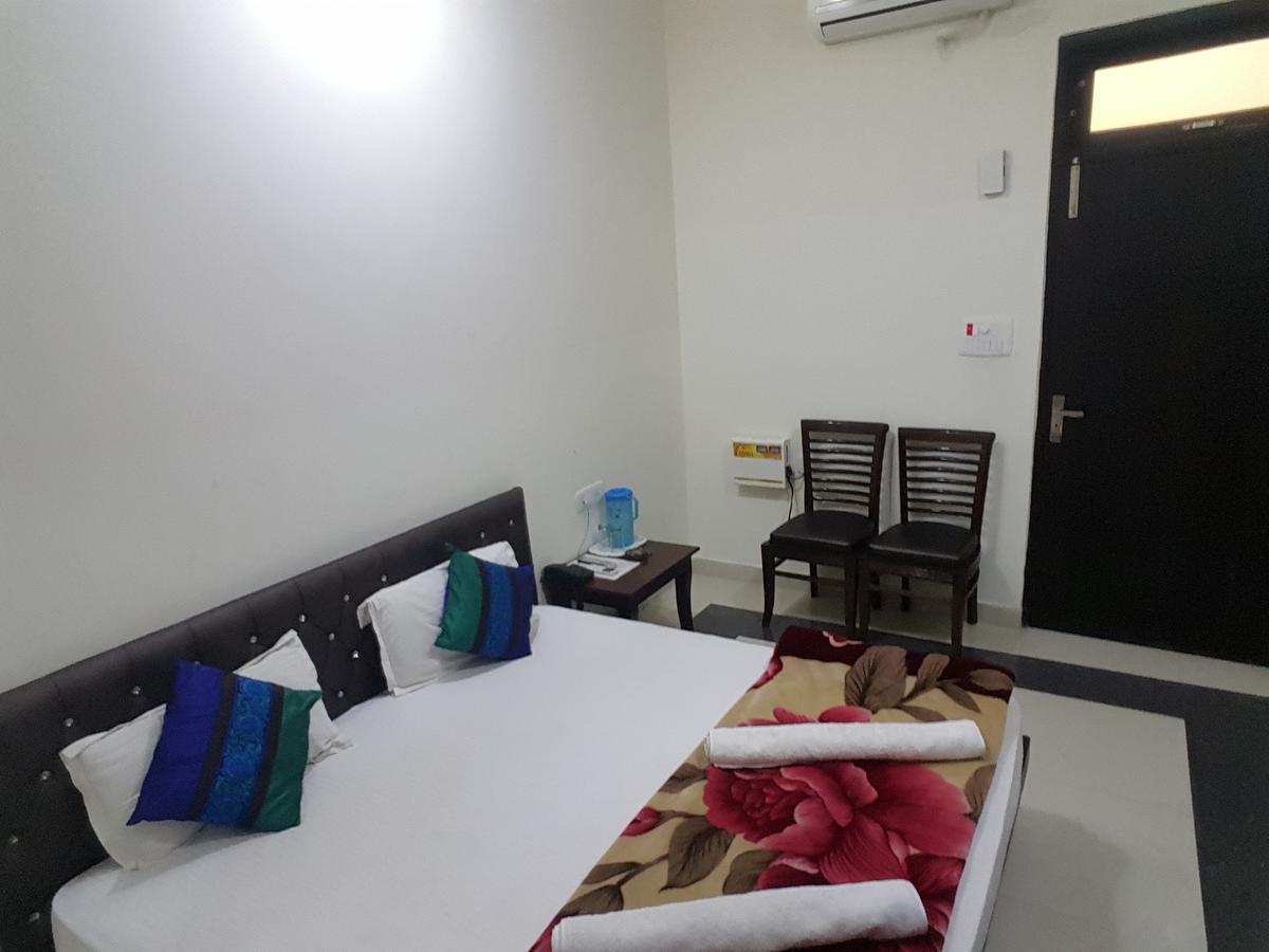 Hotel Ramneek Amritsar Eksteriør billede